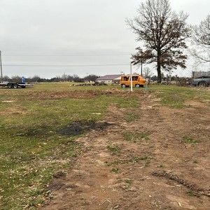 Meet your Posher, Dimitris clapper